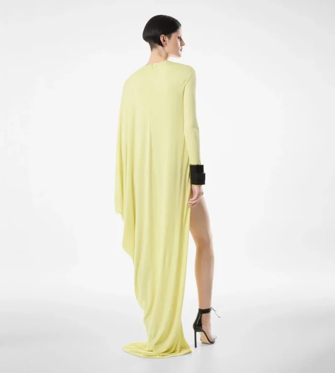 Langärmeliges Abendkleid aus Crêpe-Jersey Langärmeliges Abendkleid aus Crêpe-Jersey