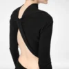 Langärmeliges asymmetrisches Abendkleid mit gedrehtem Rücken Langärmeliges asymmetrisches Abendkleid mit gedrehtem Rücken