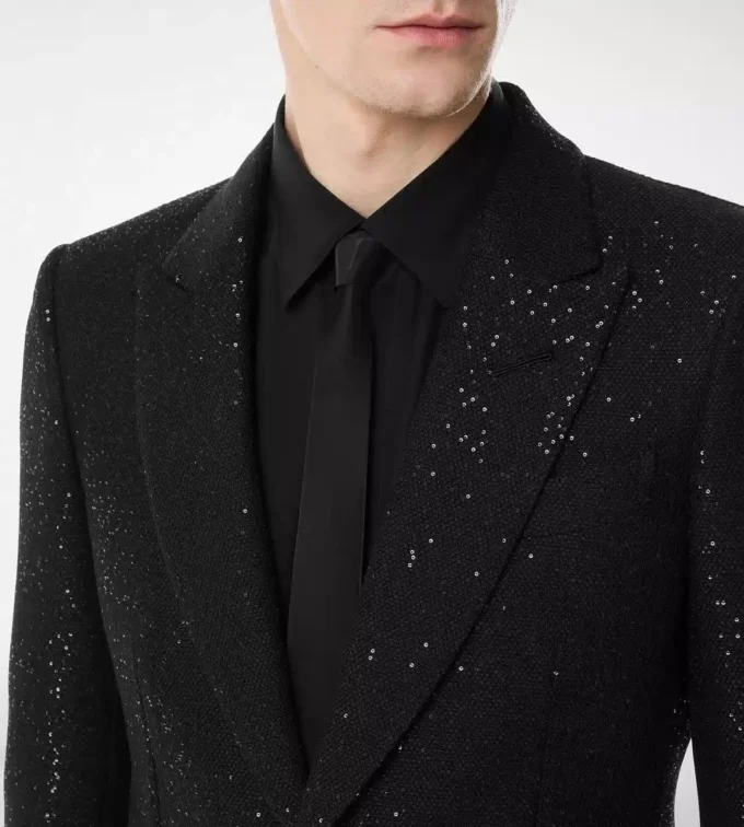 Leichte Bouclé-Jacke mit Pailletten Leichte Bouclé-Jacke mit Pailletten