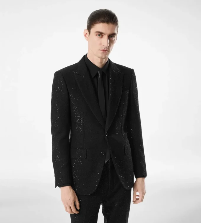 Leichte Bouclé-Jacke mit Pailletten Leichte Bouclé-Jacke mit Pailletten