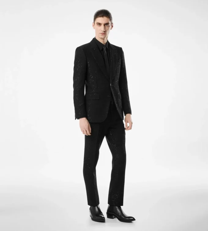 Leichte Bouclé-Jacke mit Pailletten Leichte Bouclé-Jacke mit Pailletten