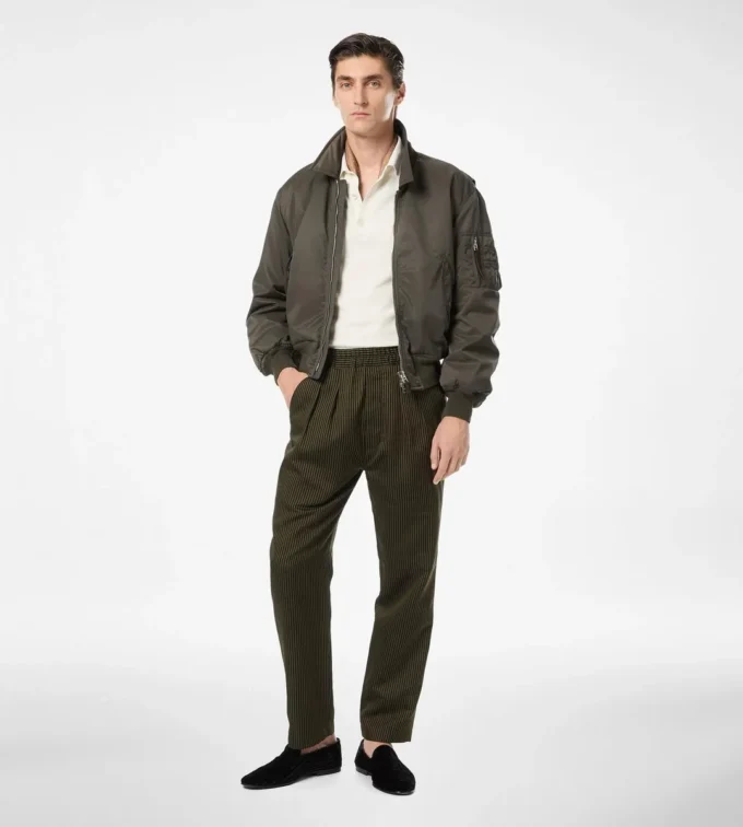 Lounge-Hose aus Baumwolle und Seide mit Bengalstreifen und Falten