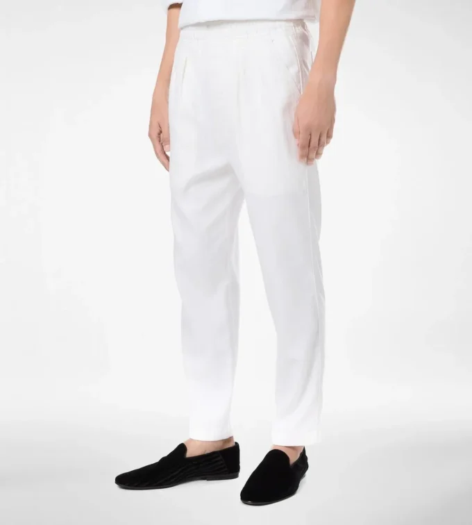 Lounge-Hose mit Fischgrätenmuster und Falten