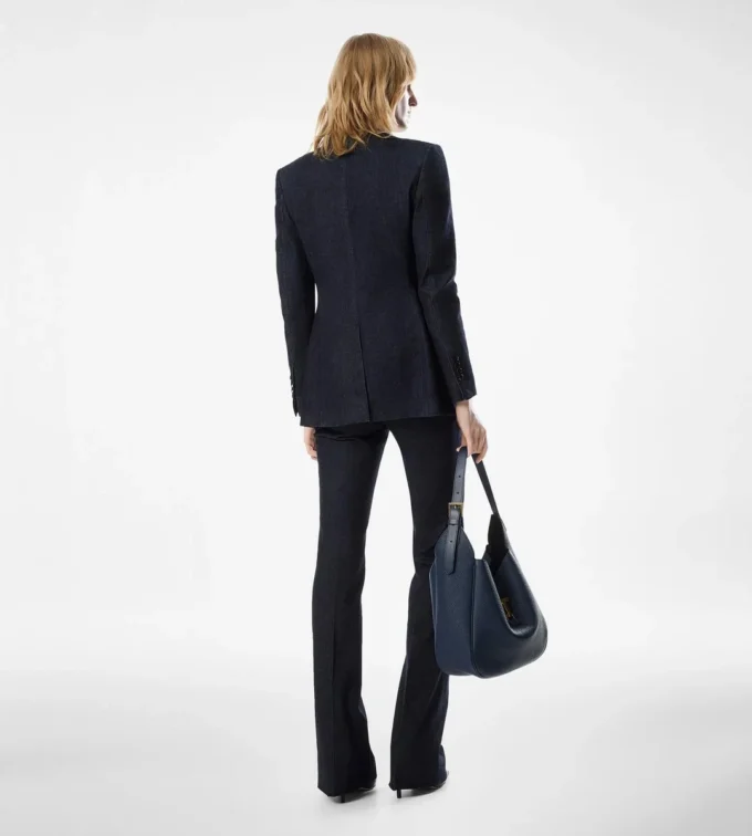 Maßgeschneiderte Denim-Hose mit ausgestelltem Bein