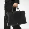 Minimalistische Aktentasche aus genarbtem Leder Minimalistische Aktentasche aus genarbtem Leder