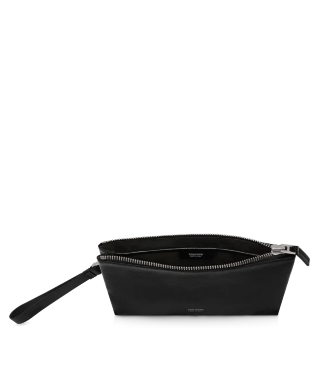 Minimalistische, schmale Tasche aus genarbtem Leder mit Handgelenkband
