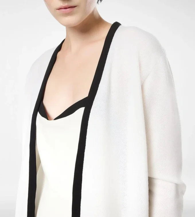 Mittellanger offener Cardigan aus Merino-Piqué mit Satinbesatz Mittellanger offener Cardigan aus Merino-Piqué mit Satinbesatz