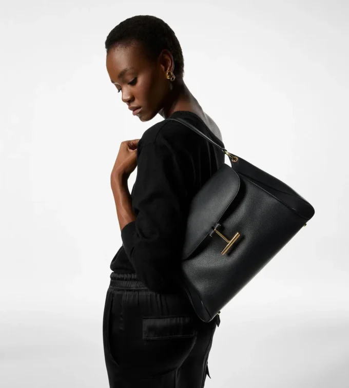 Mittlere Schultertasche Tara aus naturbelassenem Leder Mittlere Schultertasche Tara aus naturbelassenem Leder