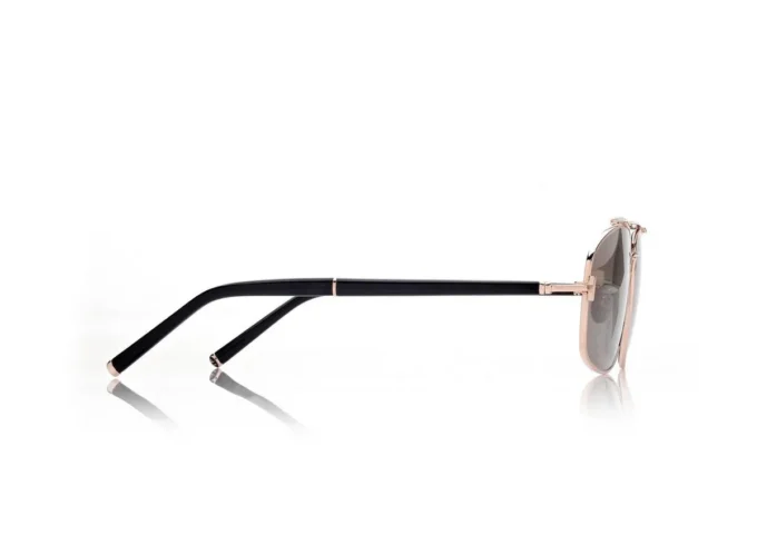 Navigator-Sonnenbrille aus Titan und Horn Navigator-Sonnenbrille aus Titan und Horn
