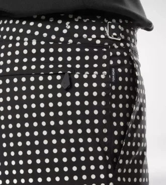 Nylon-Badeshorts mit mittelgroßem Punktmuster Nylon-Badeshorts mit mittelgroßem Punktmuster