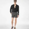 Nylon-Badeshorts mit mittelgroßem Punktmuster
