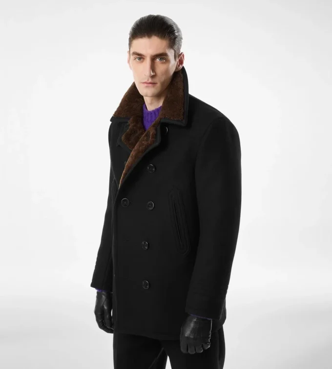 Peacoat aus Melton-Wolle und Lammfell