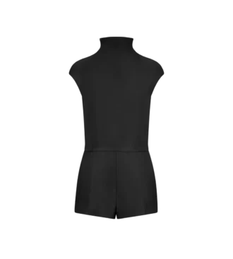 Playsuit aus doppelter Seide Duchesse mit Cut-Out Playsuit aus doppelter Seide Duchesse mit Cut-Out