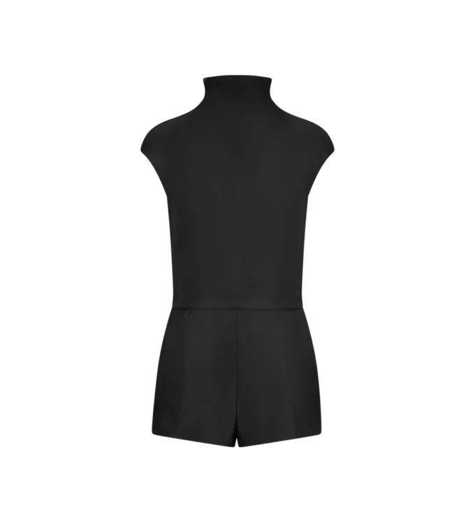Playsuit aus doppelter Seide Duchesse mit Cut-Out Playsuit aus doppelter Seide Duchesse mit Cut-Out