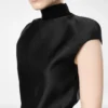 Playsuit aus doppelter Seide Duchesse mit Cut-Out Playsuit aus doppelter Seide Duchesse mit Cut-Out