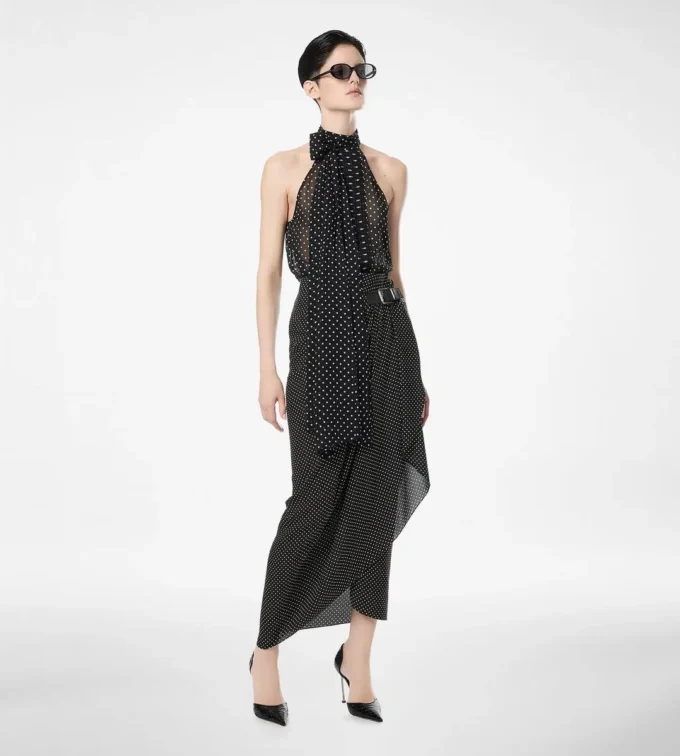 Seidenwickelrock mit Polka-Dot-Muster und Lederdetails Seidenwickelrock mit Polka-Dot-Muster und Lederdetails