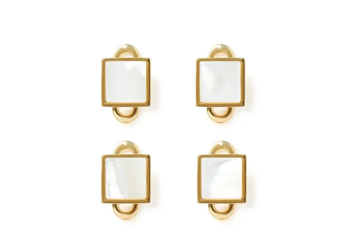 Quadratische Ohrstecker aus Gold und Perlen