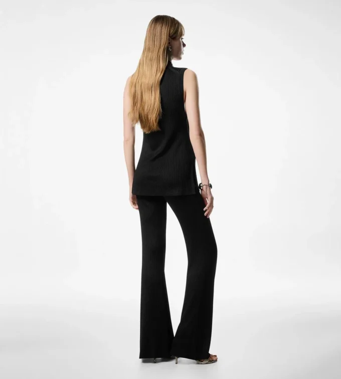 Ausgestellte Hose