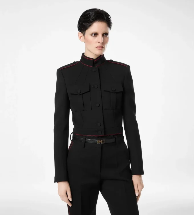 Schicke Offiziersjacke aus Wollgabardine mit Paspelierung Schicke Offiziersjacke aus Wollgabardine mit Paspelierung