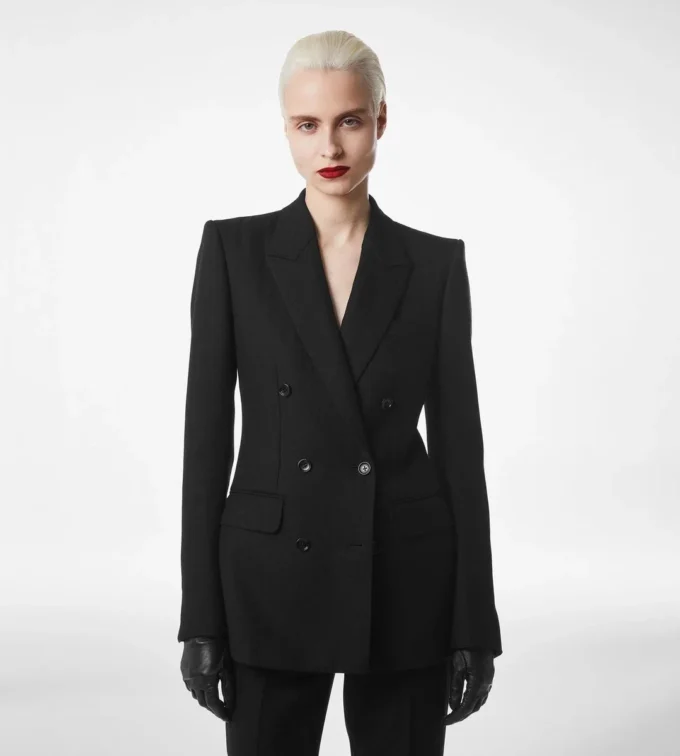 Schicke Zweireiherjacke mit Fischgrätenmuster Schicke Zweireiherjacke mit Fischgrätenmuster