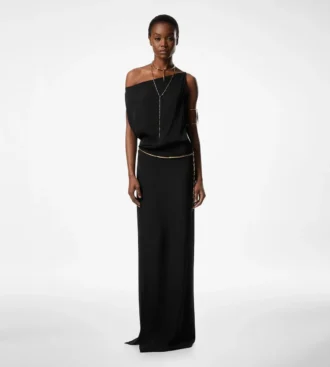 Schulterfreies Abendkleid mit Seitenschlitz