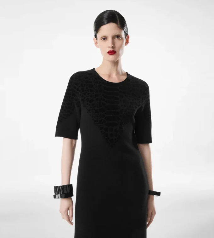 Seiden-Chenille-Kleid mit Python-Prägung und Rundhalsausschnitt Seiden-Chenille-Kleid mit Python-Prägung und Rundhalsausschnitt