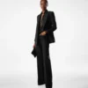 Seidenmischung-Twill-Smokinghose mit Bootcut-Schnitt Seidenmischung-Twill-Smokinghose mit Bootcut-Schnitt