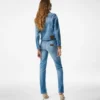 Sommerliche Jeansjacke im Stonewashed-Look Sommerliche Jeansjacke im Stonewashed-Look