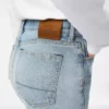 Stonewashed-Jeanshose mit geradem Schnitt Stonewashed-Jeanshose mit geradem Schnitt