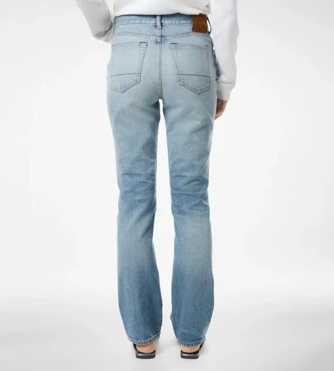Stonewashed-Jeanshose mit geradem Schnitt Stonewashed-Jeanshose mit geradem Schnitt