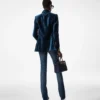Stretch-Raw-Denim-Hose mit ausgestelltem Bein