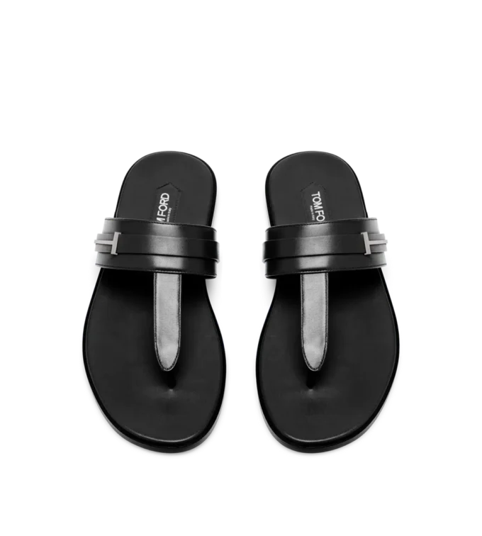 T-Sandale aus glattem Leder T-Sandale aus glattem Leder