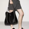 T-Sandale aus glattem Leder T-Sandale aus glattem Leder