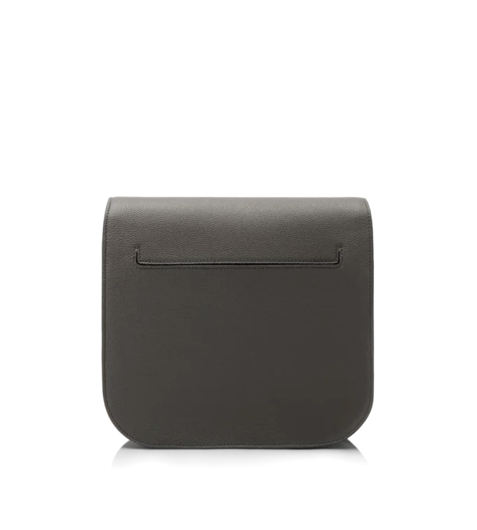 Tara Medium Crossbody aus genarbtem Leder Tara Medium Crossbody aus genarbtem Leder