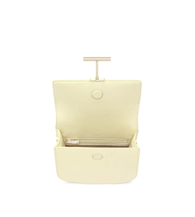 Tara Mini Crossbody aus genarbtem Leder Tara Mini Crossbody aus genarbtem Leder