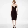 Trägerloses Cocktailkleid aus Samt Trägerloses Cocktailkleid aus Samt