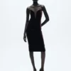 Trägerloses Cocktailkleid aus Samt Trägerloses Cocktailkleid aus Samt