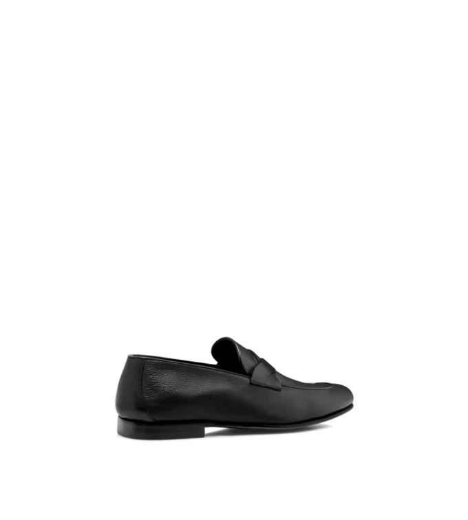 Weicher, geschmeidiger Leder-Loafer mit gedrehtem Band von Gigi Weicher, geschmeidiger Leder-Loafer mit gedrehtem Band von Gigi