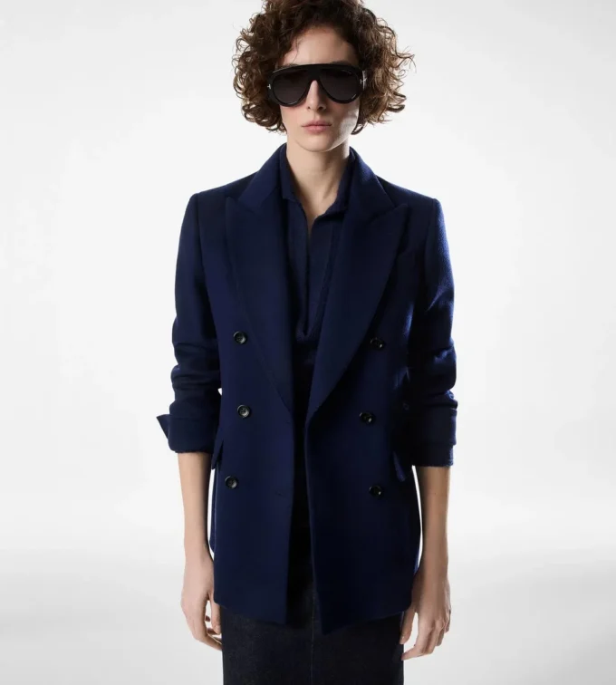 Zweireihige Jacke mit Lederkragen Zweireihige Jacke mit Lederkragen